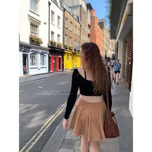 Meet your Posher, Julia